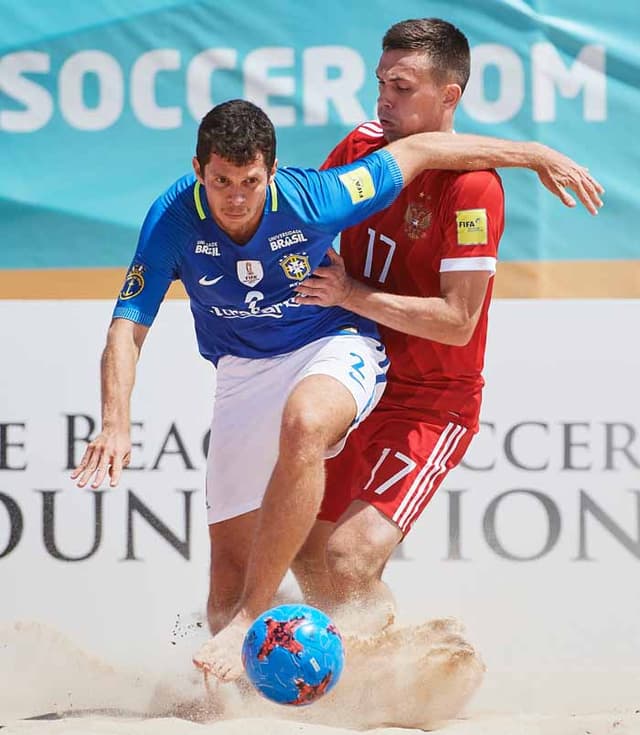 Beach Soccer - Mauricinho brilha e Brasil vence Rússia na estreia no Mundialito de Cascais