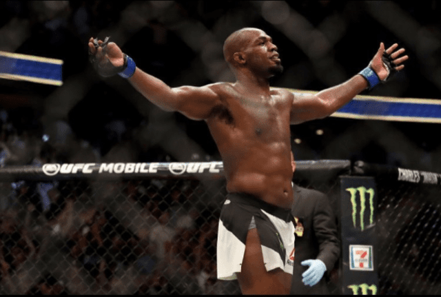 Jon Jones recuperou o cinturão dos meio-pesados no UFC 214