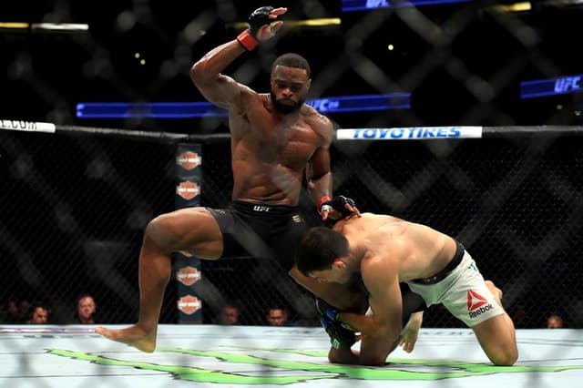 Tyron Woodley venceu Demian Maia no UFC 214