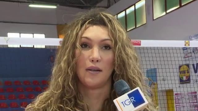 Tiffany, primeira transexual brasileira a atuar no vôlei feminino, se recupera no Vôlei Bauru