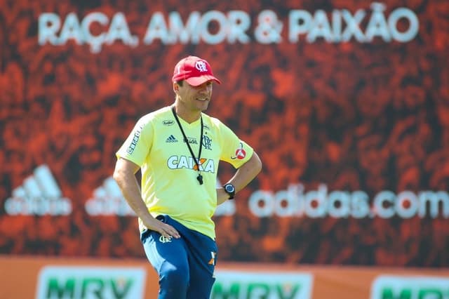 Zé Ricardo em treino do Flamengo