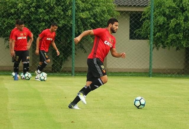 Oswaldo Henríquez agradece elogios de Luxemburgo