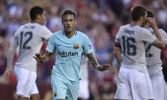 PSG vai pagar 220 milhões de euros ao Barcelona para ter Neymar, mas há dez anos o clube era mais modesto no mercado