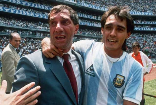 O primeiro ganhador do prêmio foi o argentino Carlos Bilardo, que ficou com ele nos anos de 1986 e 1987. Ele conduziu a Argentina ao título da Copa do Mundo de 1986