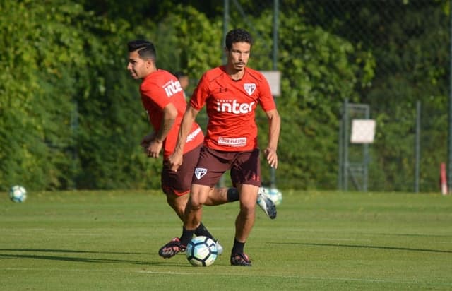 Petros e Hernanes devem ter novo posicionamento contra o Cruzeiro