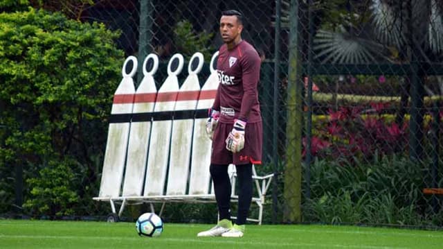 São Paulo treina para enfrentar o Avaí, no domingo