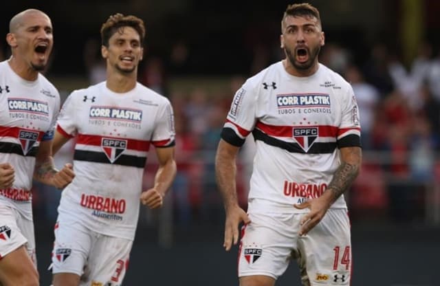 5º gol de Pratto: Linense 0 x 2 São Paulo (2/4/2017)