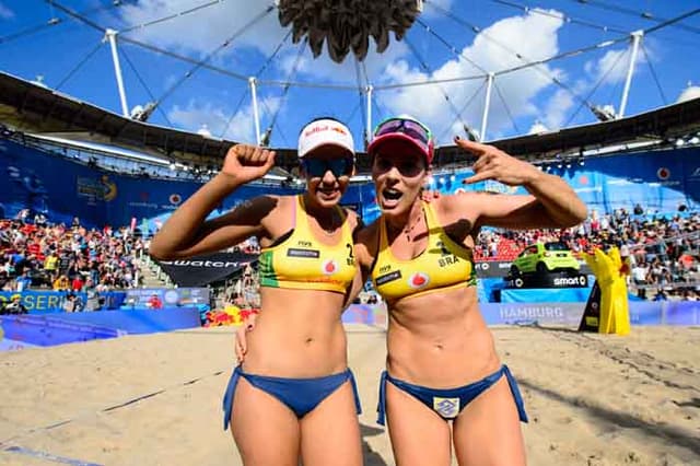 CIRCUITO MUNDIAL: Ágatha/Duda e Larissa/Talita vencem e se enfrentam na semifinal do "Finals"