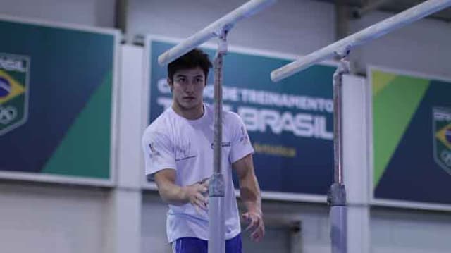 Entre treinos e controles no CT Time Brasil, ginastas se preparam para competições internacionais