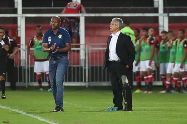 Flamengo 2 x 0 Atlético-PR: as imagens na Ilha do Urubu