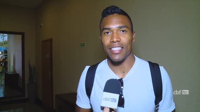 Alex Sandro celebra convocação para Seleção: 'Sempre um orgulho'; assista