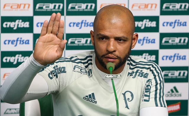 Felipe Melo foi reintegrado nesta segunda ao Palmeiras