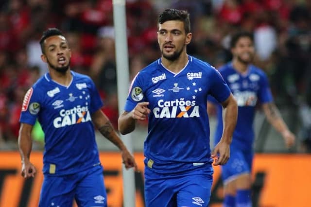 Uruguaio Arrascaeta foi o oitavo gringo a marcar em finais da Copa do Brasil. Ele fez no empate de 1 a 1 entre Flamengo e Cruzeiro, no Maracanã