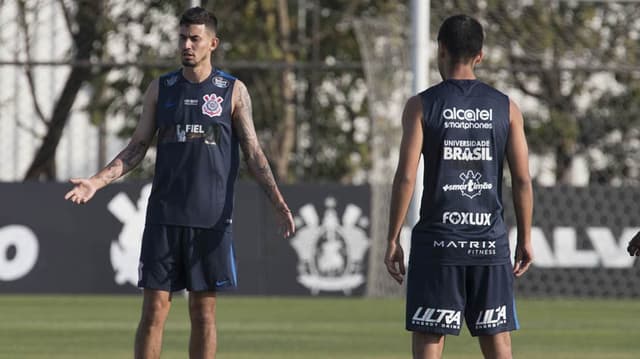 Imagens do treino desta terça-feira no CT