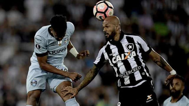 Botafogo 0 x 0 Grêmio: as imagens no Nilton Santos