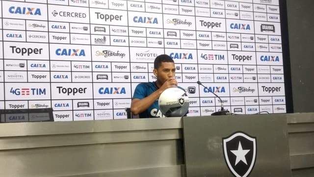 Coletiva de Matheus Fernandes