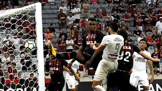 Atlético PR 3 x 1 Fluminense: as imagens na Arena da Baixada