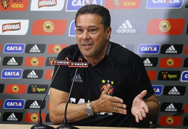 Vanderlei Luxemburgo foi demitido do Sport na última quinta-feira, após derrota por 2 a 0 do Sport para o Junior Barranquilla (COL), pela Copa Sul-Americana. Sob seu comando, o Leão teve 11 vitórias, oito empates e 15 derrotas.&nbsp;