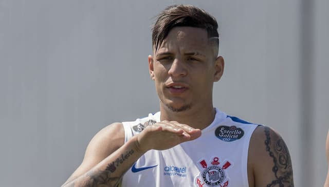 Lateral tem dois gols e oito assistências neste ano