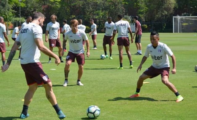 São Paulo fez último treino antes de enfrentar o Corinthians