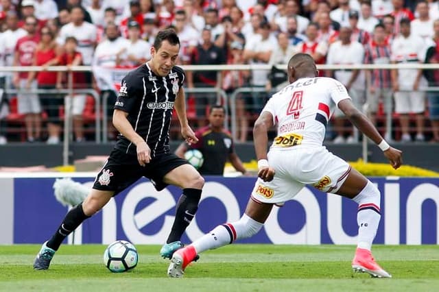 Rodriguinho participou de jogada de gol no Morumbi