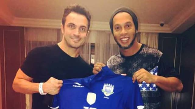 Falcão (futsal) com o Ronaldinho Gaúcho