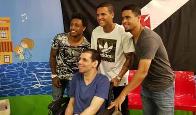 Ramon, Paulo Victor e Pikachu em evento do Vasco. Confira a seguir outras imagens na galeria especial do LANCE!