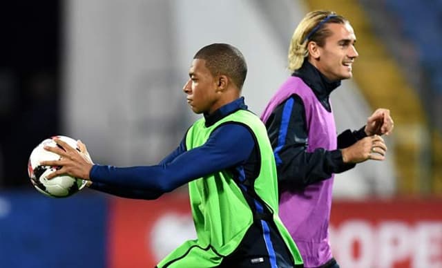 Mbappé e Griezmann - França