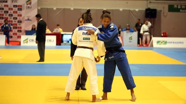 Primeiro dia de Troféu Brasil tem campeãs olímpicas no pódio e lutas de alto nível técnico na Arena Minas Tênis