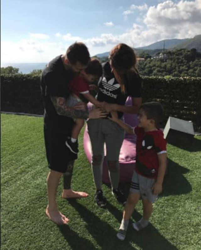 Messi e esposa anunciam gravidez do terceiro filho