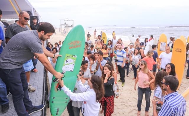 Surf social