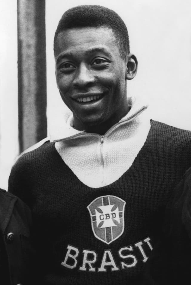 Pelé nasceu em 3 Corações em 23 de outubro de 1940. O apelido que imortalizou Edson Arantes do Nascimento foi dado na infância, por conta da maneira como ele gritava quando via seu pai, Dondinho, jogando no Sul de Minas