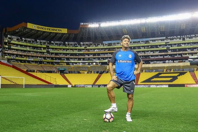 Único brasileiro nas semifinais da Copa Libertadores, o Grêmio disputa a partir desta quarta-feira um lugar na decisão do torneio com o Barcelona-EQU. O jogo de ida, em Guaiaquil, será às 21h45 (de Brasília) - a volta está marcada para 1º de novembro, em Porto Alegre. O técnico Renato Gaúcho deverá ter força máxima para o duelo inicial, mas precisa estar atento a alguns fatores se quiser sair do Equador com vantagem para seguir na busca pelo tri da América.