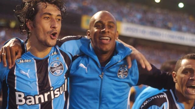 Campeão da Copa Libertadores no ano passado, o Grêmio amarga um jejum de oito anos no Campeonato Gaúcho. A última conquista do Tricolor aconteceu em 2010, a 36º da história.