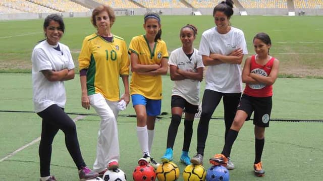 Claudianny Drika, Helena Pacheco, Luiza Travassos, Maria Peck, Bia Vaz e Ana Luiza Andrade