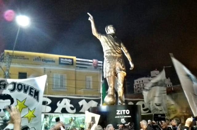 Estátua do Zito