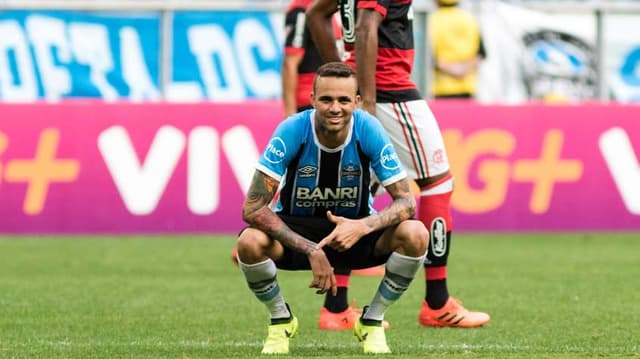 Luan e Éverton foram decisivos para a vitória do Grêmio, por 3 a 1, sobre o Flamengo. Veja uma galeria de fotos do confronto