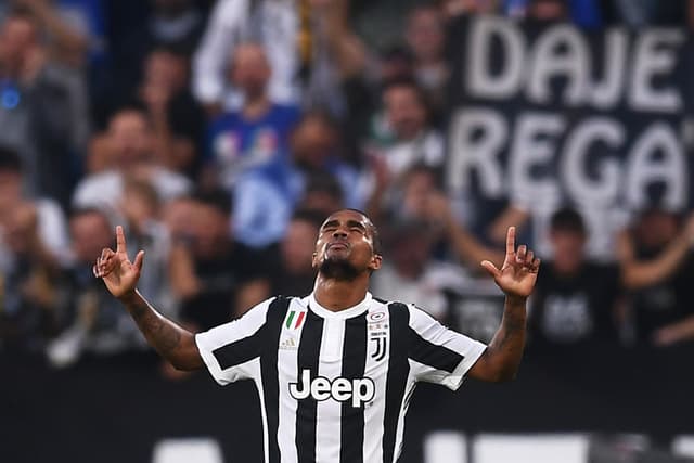 Douglas Costa (Juventus) - O meia-atacante iniciou como titular na ponta esquerda, mas não foi tão efetivo como outrora. Ainda pode render muito mais na Juventus. Saiu na reta final para a entrada de Mandzukic