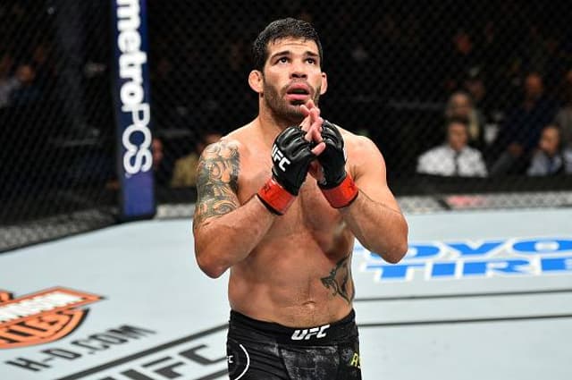 Raphael Assunção nocauteou Matthew Lopez no UFC Norfolk