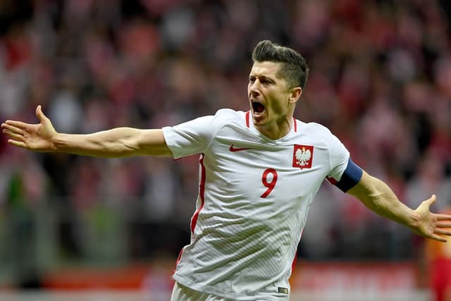 Quem cruzar o caminho da Polônia na Copa vai precisar parar o artilheiro Robert Lewandowski, do Bayern de Munique