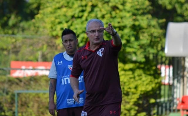 Peruano era a principal aposta de Dorival em um time sem Hernanes