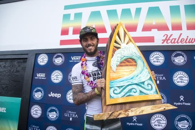 Filipe Toledo vence o Hawaiian Pro