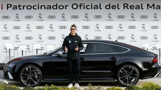 Cristiano Ronaldo escolheu um RS7 per 4.0 TFSI. O carro do astro vai de 0 a 100km em apenas 4 segundos e está avaliado em 152 mil euros, cerca de 582 mil reais