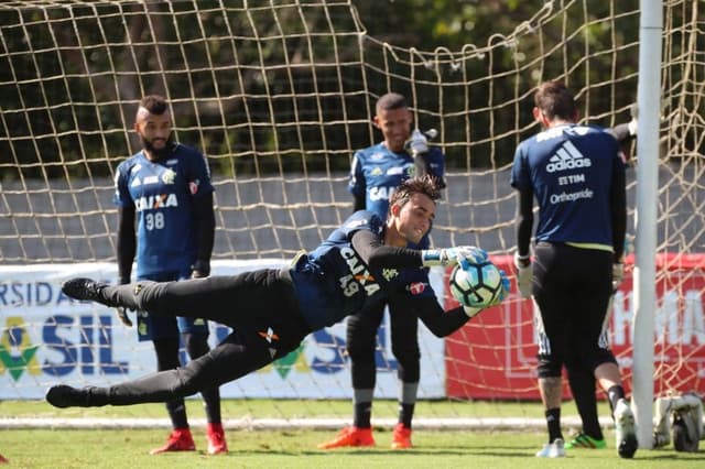 César pode ganhar vaga em momento-chave