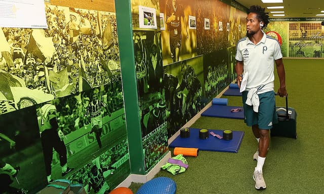 Zé Roberto chega para seu último jogo no Allianz Parque