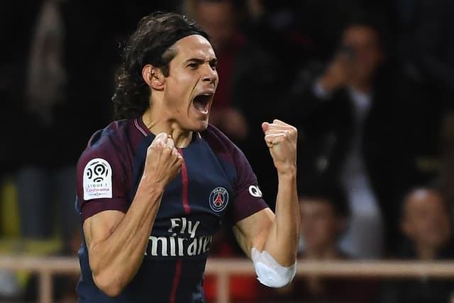 Companheiro de Neymar no PSG, o uruguaio Cavani marcou 16 gols e lidera a artilharia na França