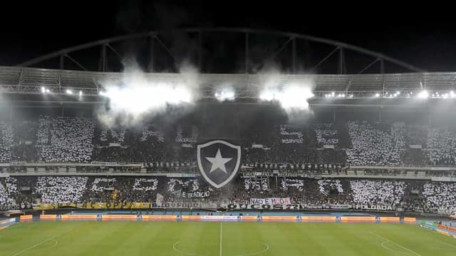 10ª Botafogo<br>O Botafogo está na lista na 10ª posição. O alvinegro carioca teve muitos picos de buscas no Google, porém, o mais alto foi na classificação para as semifinais da Copa do Brasil, em cima do Galo. Outro pico de buscas, foi na semana da primeira partida contra o Grêmio, na Libertadores da América. Os estados que mais buscaram pelo Botafogo foram Rio de Janeiro e Espírito Santo.<br><br>