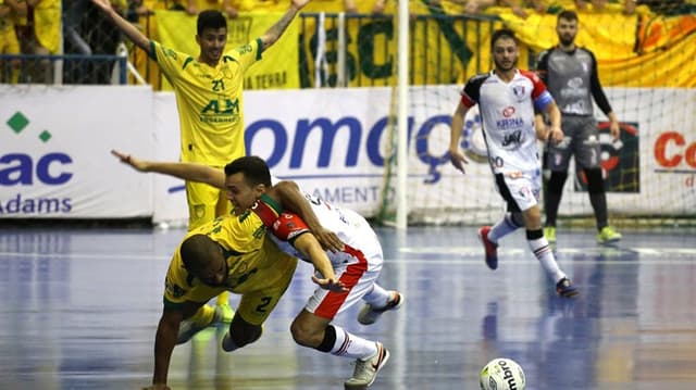 Neste domingo, só um time vai levantar a taça de campeão da LNF2017