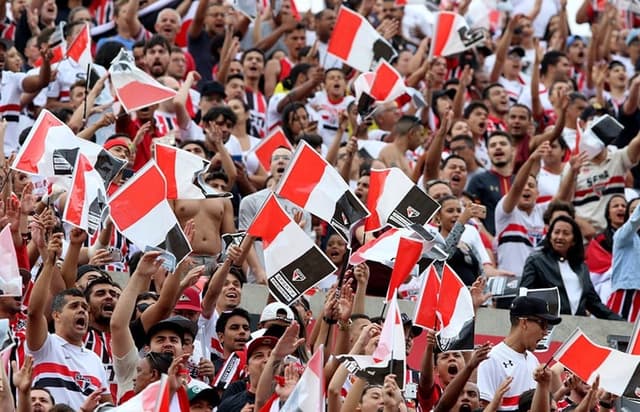 Torcida foi determinante para salvar o time do rebaixamento