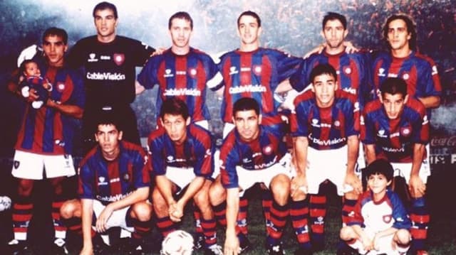 2002 - San Lorenzo - Atual campeão da última edição da Copa Mercosul, o San Lorenzo abriu a Sul-Americana como o primeiro campeão, em final contra o Atlético Nacional (COL)